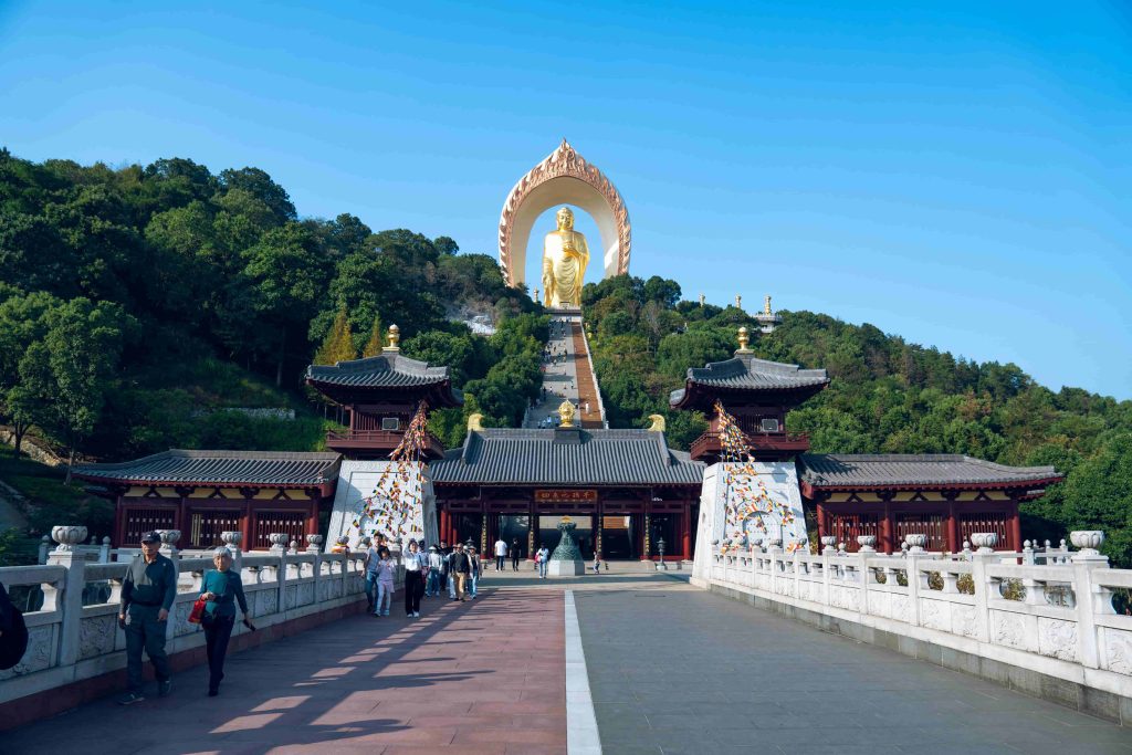 Best Phone Plans for Tourists in China: What to Get at the Airport vs in Town