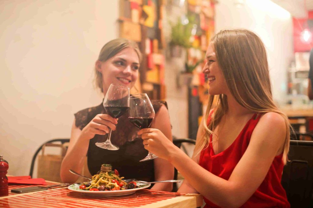 How to Make Friends in China as a Foreigner (Without Being Creepy or Clueless)
